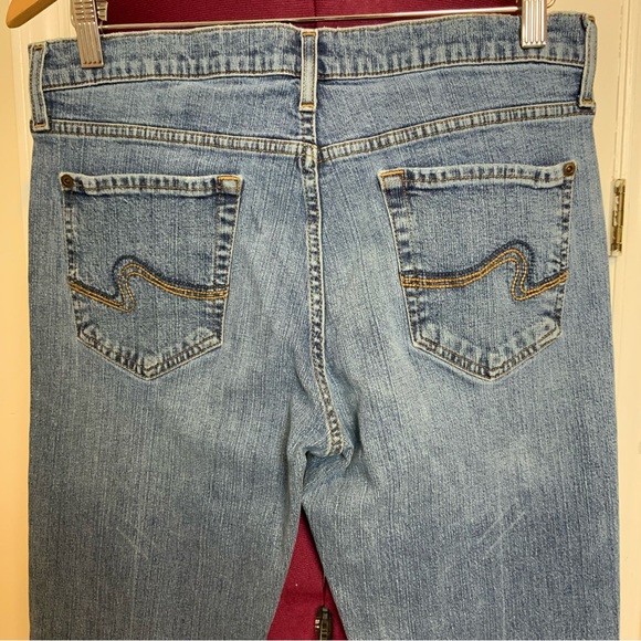 Like New Mossimo Stretch Light Wash Blue Jeans - Picture 5 of 11